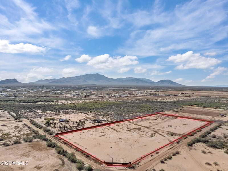 0 4th St #-, Aguila, AZ 85320