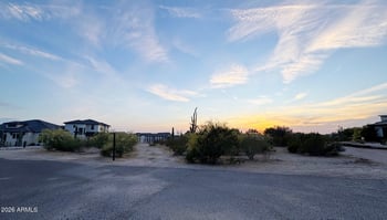 91st Pl #B, Mesa, AZ 85207