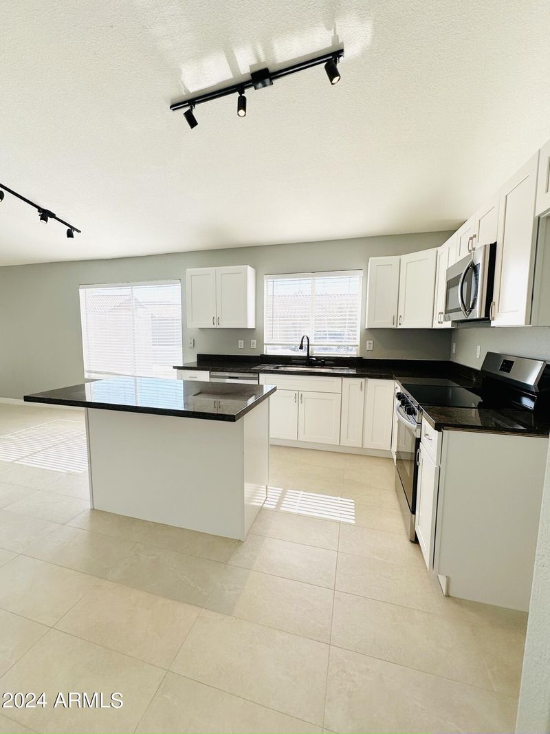 0 E Ln, Chandler, AZ 85225