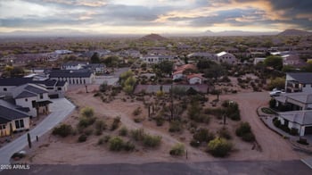 91st Pl #B, Mesa, AZ 85207