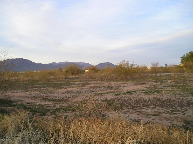 00002 N 4th St N #2, Aguila, AZ 85320