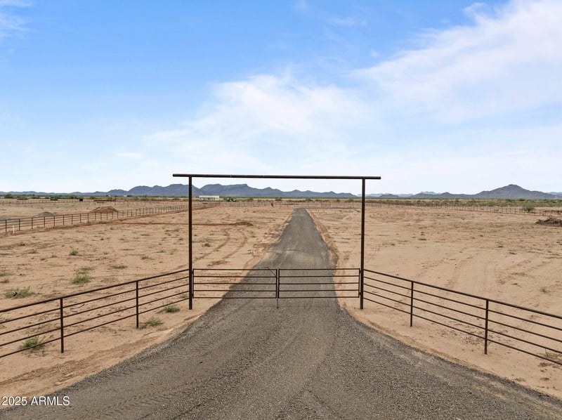 0004 Long Rifle Lot 4 Rd #-, Aguila, AZ 85320