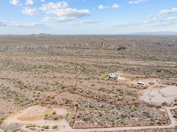 000xx Quiet Hills Dr #-, Morristown, AZ 85342