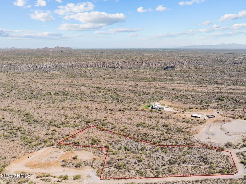 000xx Quiet Hills Dr #-, Morristown, AZ 85342