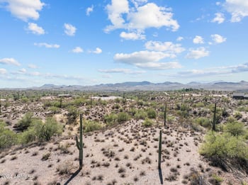 000xx Quiet Hills Dr #-, Morristown, AZ 85342