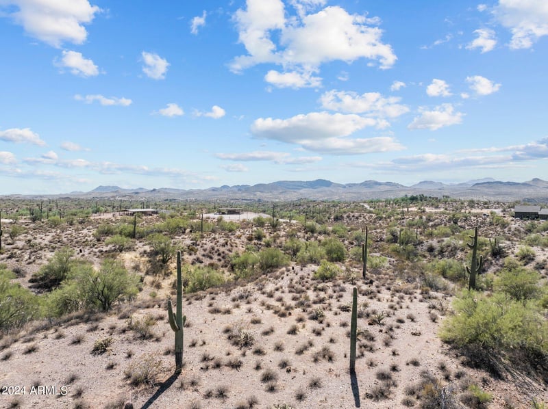 000xx Quiet Hills Dr #-, Morristown, AZ 85342