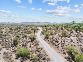 000xx Quiet Hills Dr #-, Morristown, AZ 85342