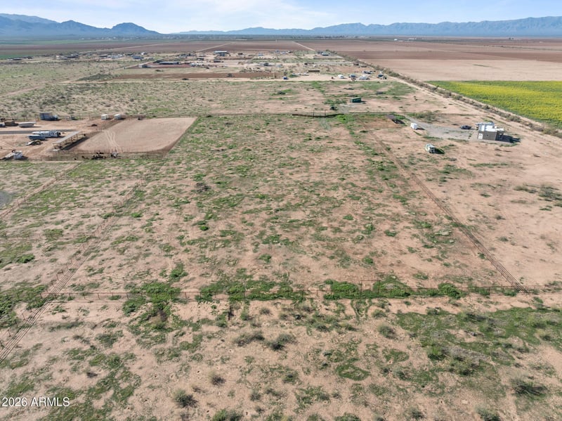 001 W Long Rifle Rd #-, Aguila, AZ 85320