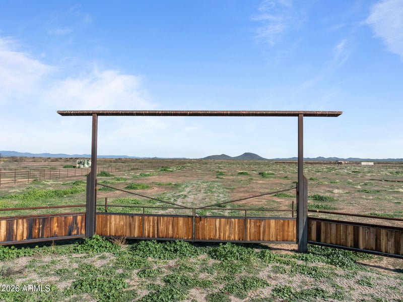001 W Long Rifle Rd #-, Aguila, AZ 85320