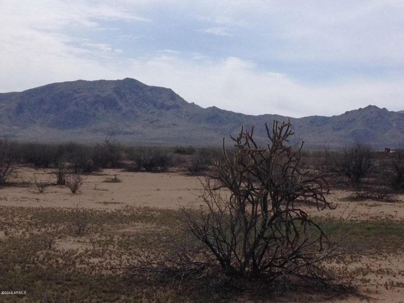 10 AC S Eagle Eye Rd, Aguila, AZ 85320