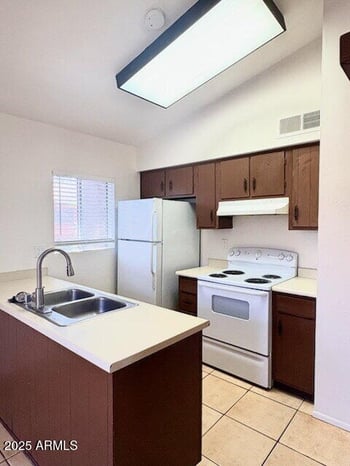 10 Concorda Dr #102, Tempe, AZ 85282