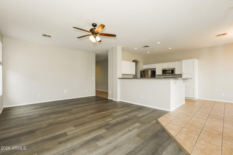 10 Mill Reef Dr, San Tan Valley, AZ 85143