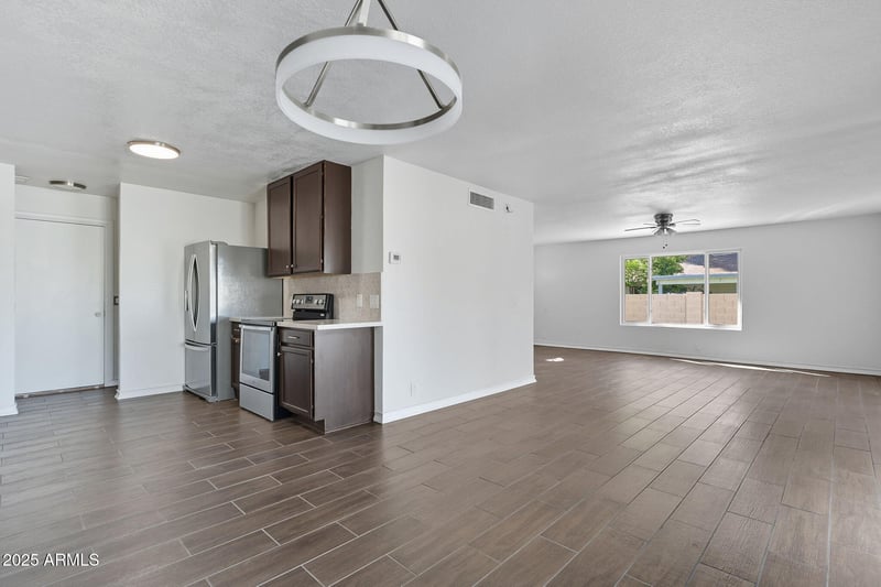10002 66th Ln, Glendale, AZ 85302