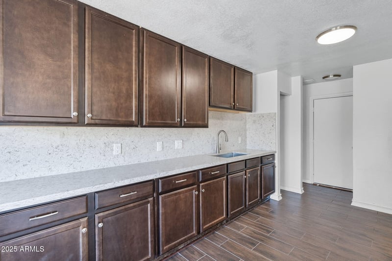 10002 66th Ln, Glendale, AZ 85302
