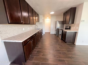 10002 66th Ln, Glendale, AZ 85302