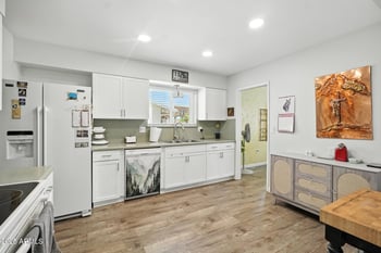 10002 Deanne Dr, Sun City, AZ 85351