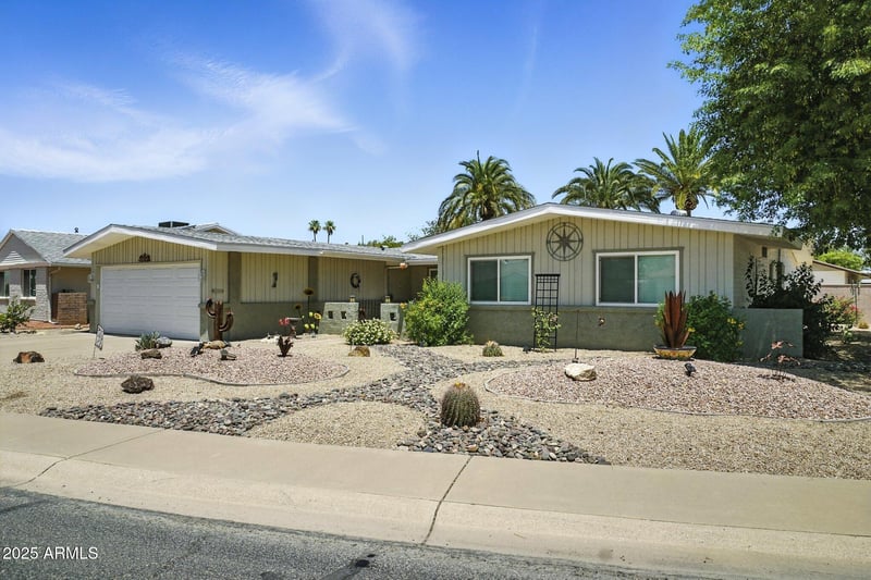 10002 Deanne Dr, Sun City, AZ 85351