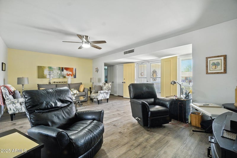 10002 Deanne Dr, Sun City, AZ 85351