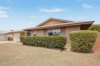10002 W Desert Hills Dr, Sun City, AZ 85351