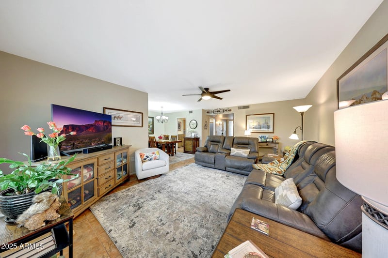 10004 Bright Angel Cir, Sun City, AZ 85351