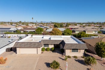 10004 Pleasant Valley Rd, Sun City, AZ 85351