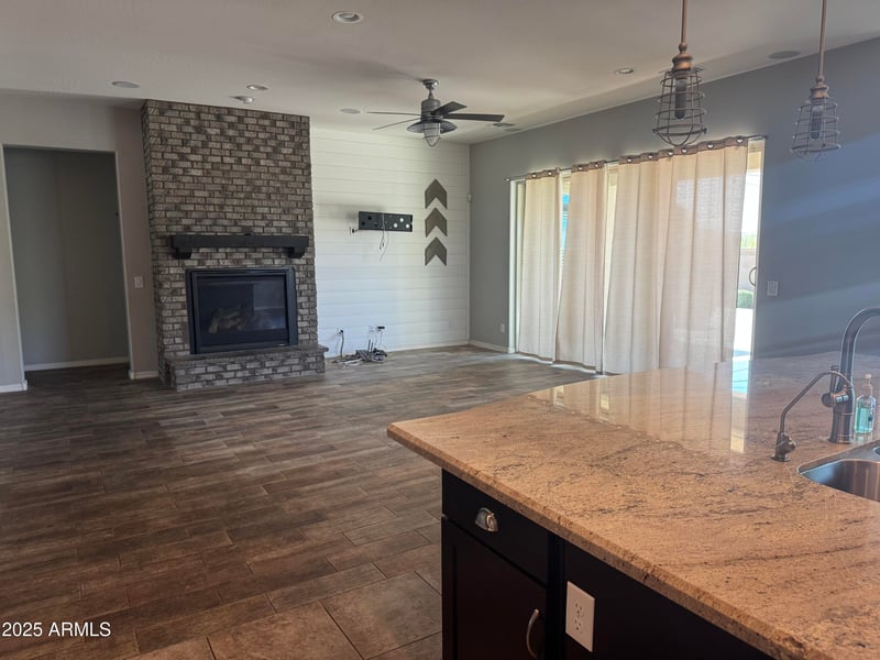 10005 Spur Dr, Peoria, AZ 85383