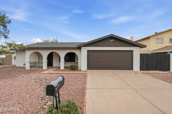 10007 48th Dr, Glendale, AZ 85302