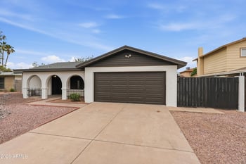 10007 48th Dr, Glendale, AZ 85302