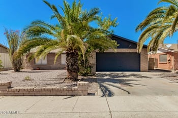 10008 44th Dr, Glendale, AZ 85302