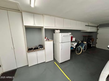 10009 Pleasant Valley Rd, Sun City, AZ 85351