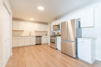 1001 19th St, Tempe, AZ 85281