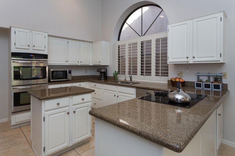 1001 W Sherri Dr, Gilbert, AZ 85233