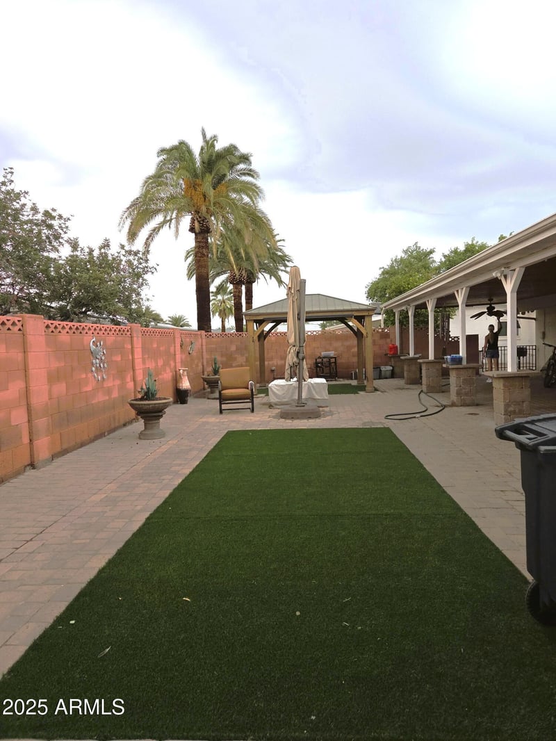 10010 Deanne Dr, Sun City, AZ 85351