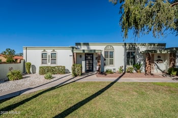 10010 Royal Oak Rd #R, Sun City, AZ 85351