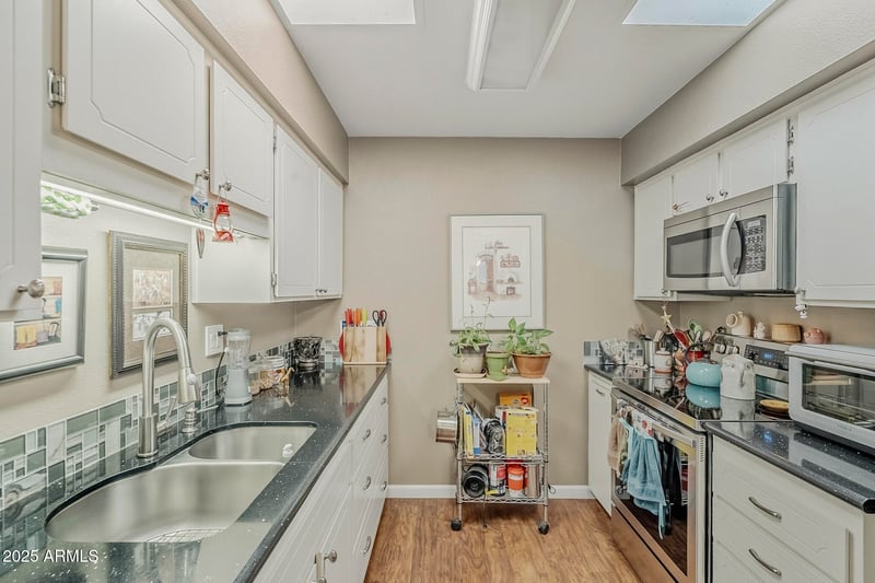 10010 Royal Oak Rd #R, Sun City, AZ 85351