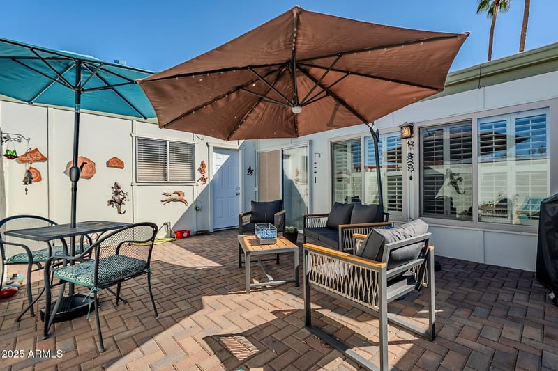 10010 Royal Oak Rd #R, Sun City, AZ 85351