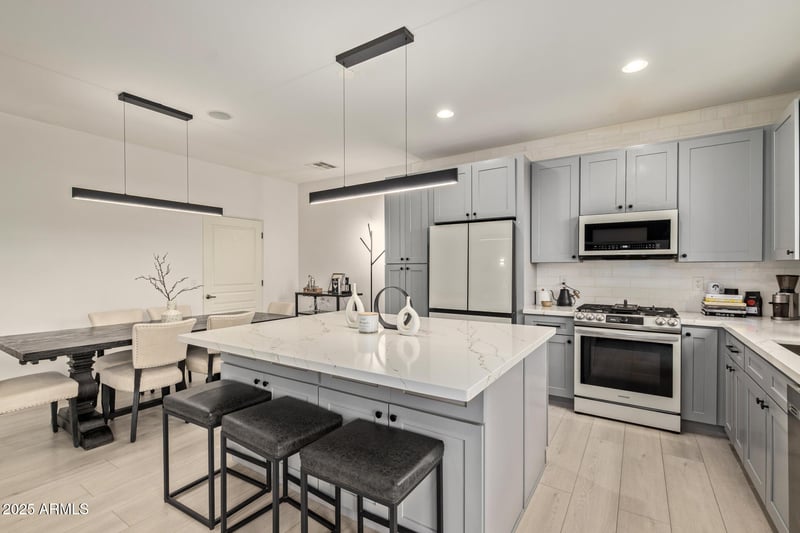 10011 1st Ave, Phoenix, AZ 85021
