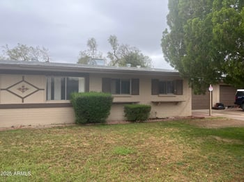 10012 Lakeview Cir, Sun City, AZ 85351