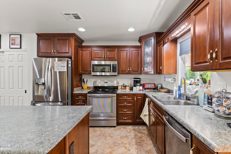 10013 Augusta Dr, Sun City, AZ 85351