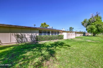 10013 Lakeview Cir, Sun City, AZ 85351
