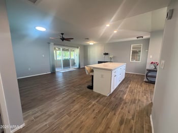 10013 Lakeview Cir, Sun City, AZ 85351