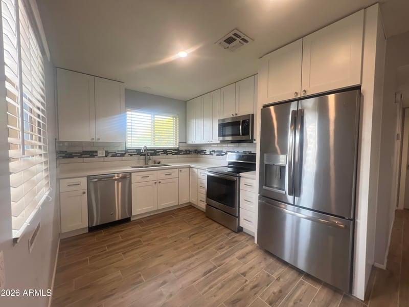 10013 Lakeview Cir, Sun City, AZ 85351