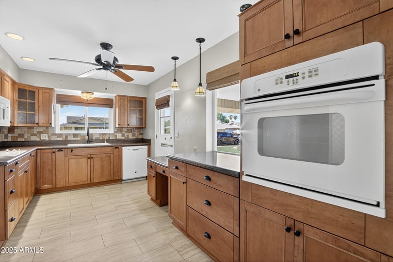 10014 Mission Ln, Sun City, AZ 85351