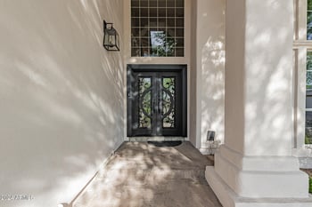 10015 55th St, Paradise Valley, AZ 85253
