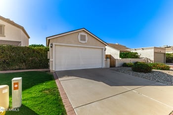 10016 65th Ln, Glendale, AZ 85302