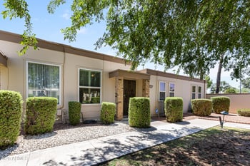 10016 W Hawthorn Dr, Sun City, AZ 85351