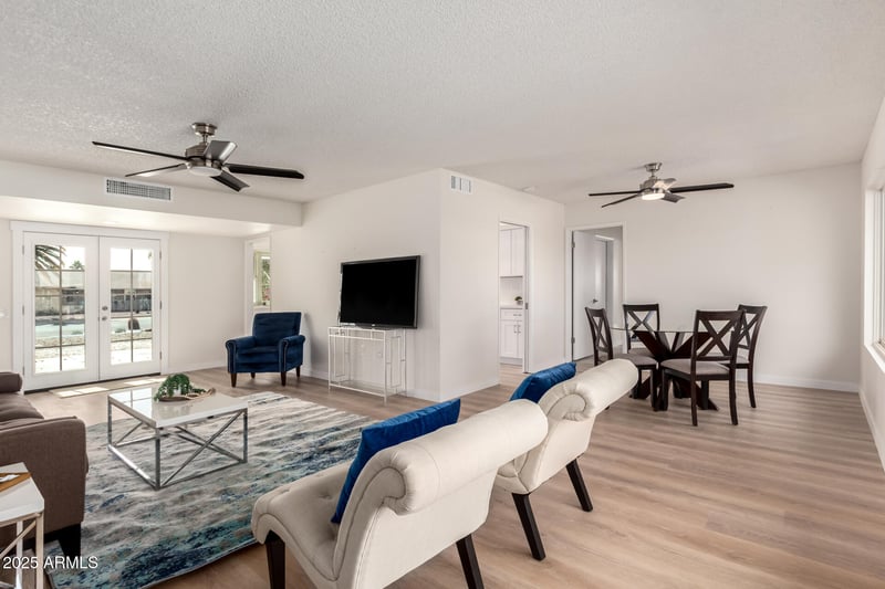 10018 Burns Dr, Sun City, AZ 85351