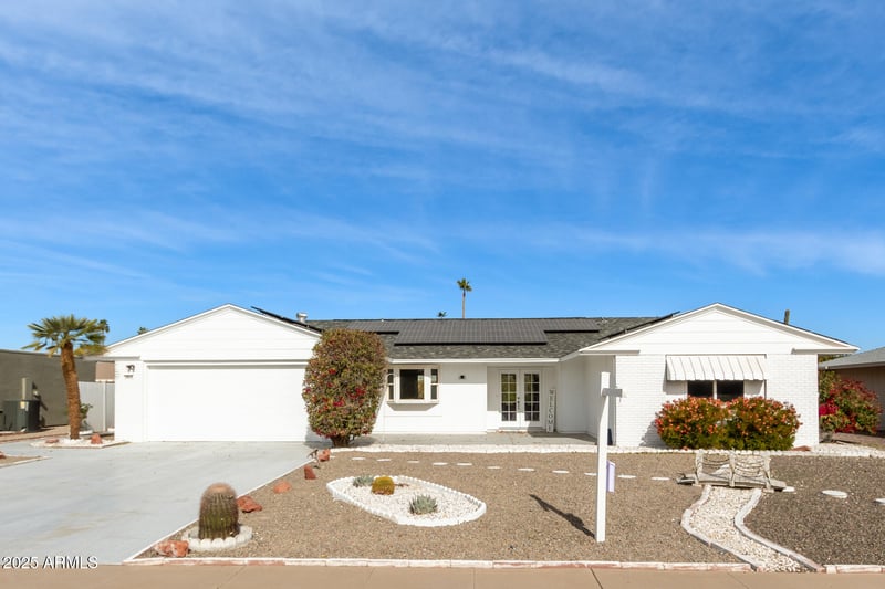 10018 Burns Dr, Sun City, AZ 85351