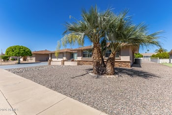 10018 Oak Ridge Dr, Sun City, AZ 85351