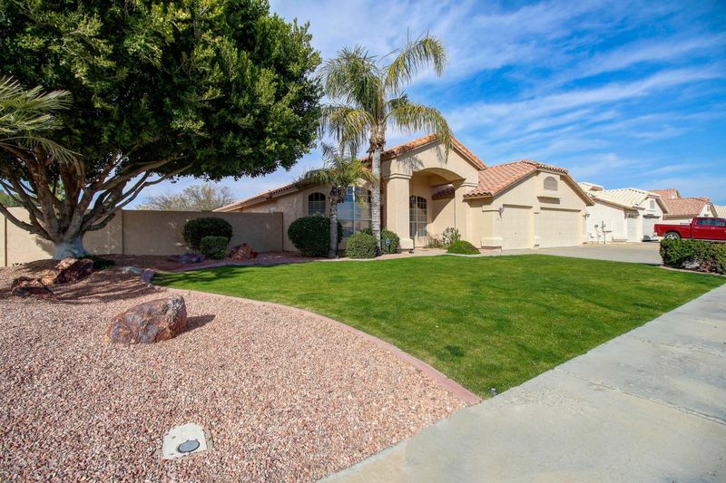 10018 W Mohawk Ln, Peoria, AZ 85382
